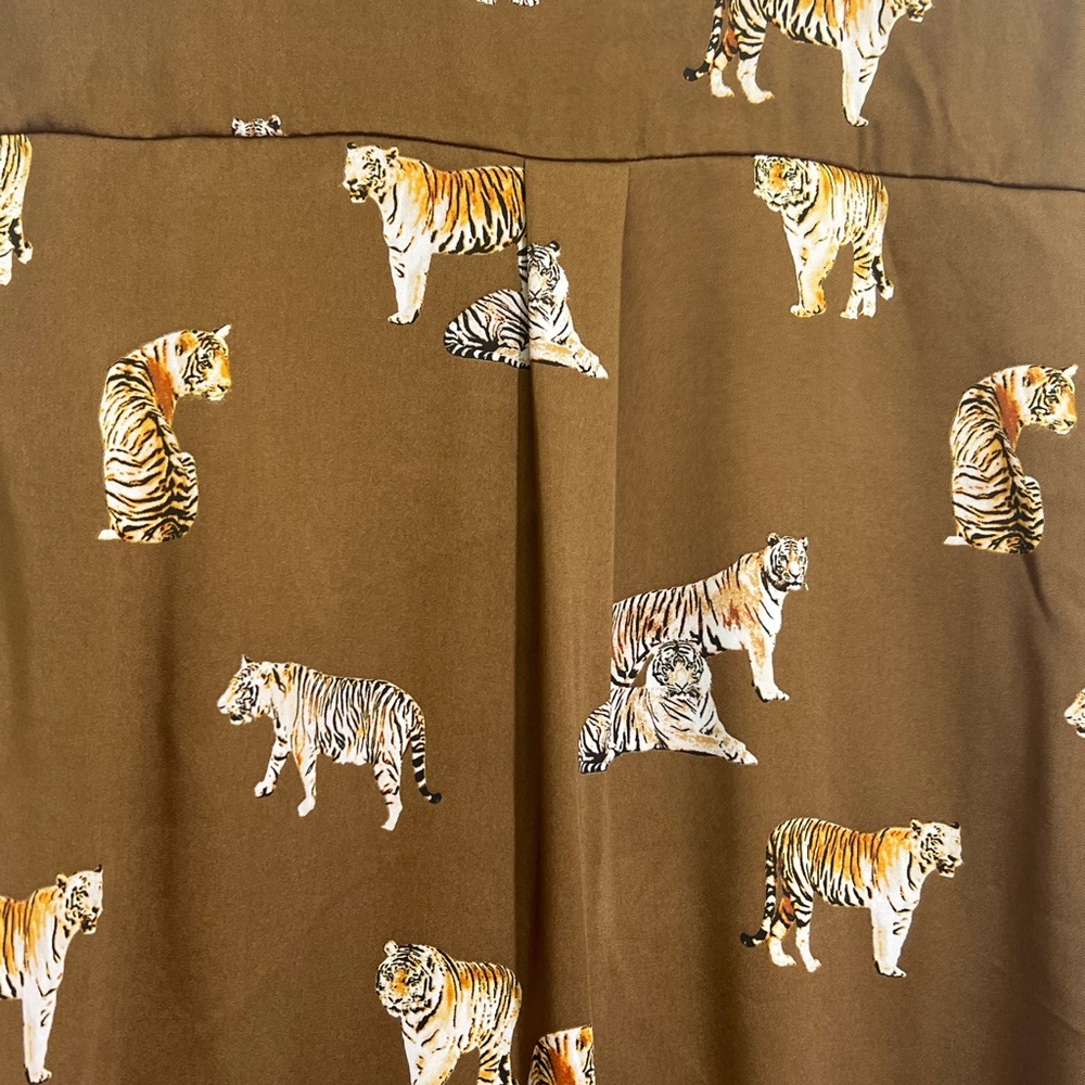 Zara - Fun Tiger Print Brown Button Down Casual  Long Sleeve Soft Blouse Size XS - Picture 9 of 9